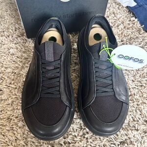 OOFOS Women's Slip-On Black Leather Casual Sneakers